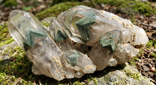 Green Phantom Quartz Knowledge - aerse